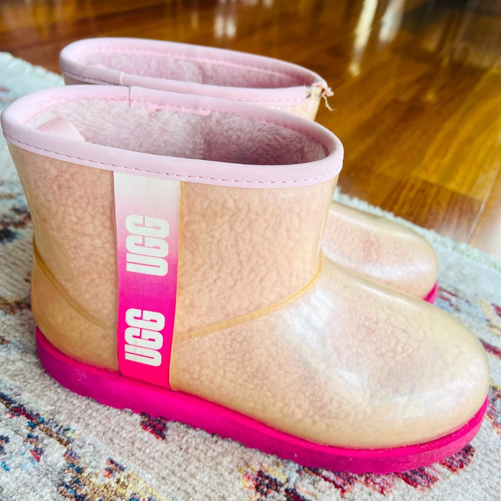 UGG Pink and Cream Boots sz 6